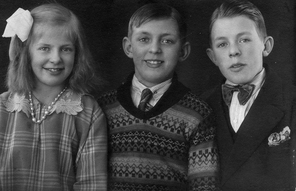 Farmor Anna-Greta (1921-2015) och hennes bröder Stig (1918-2007) och Gustaf (1915-1995)